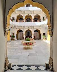 call girls in Hotel Diggi Palace 